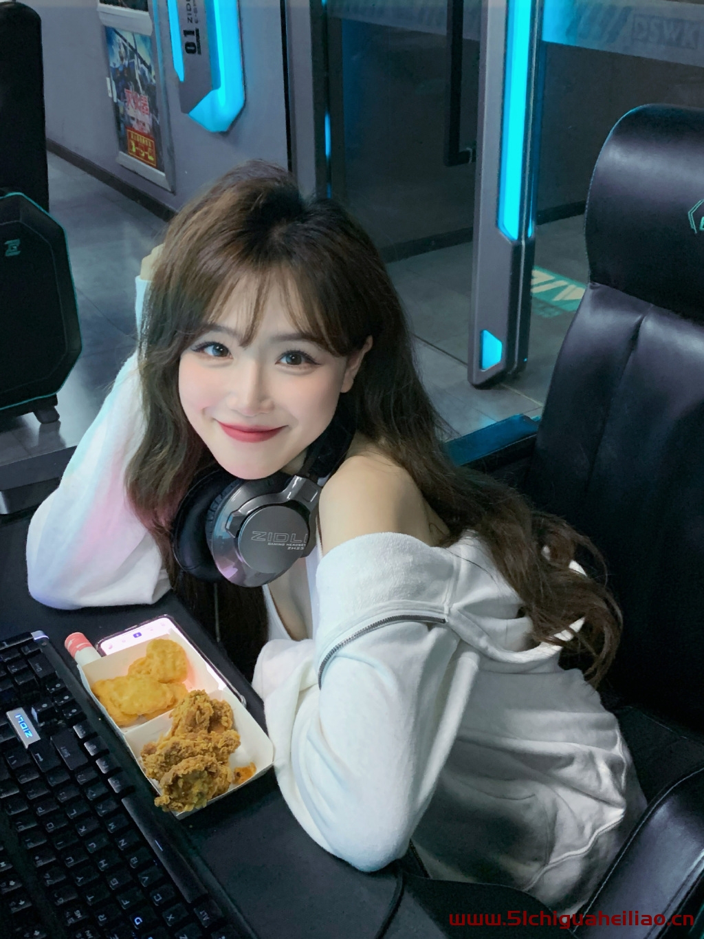 51吃瓜网黑料曝光:全网热点实时更新!