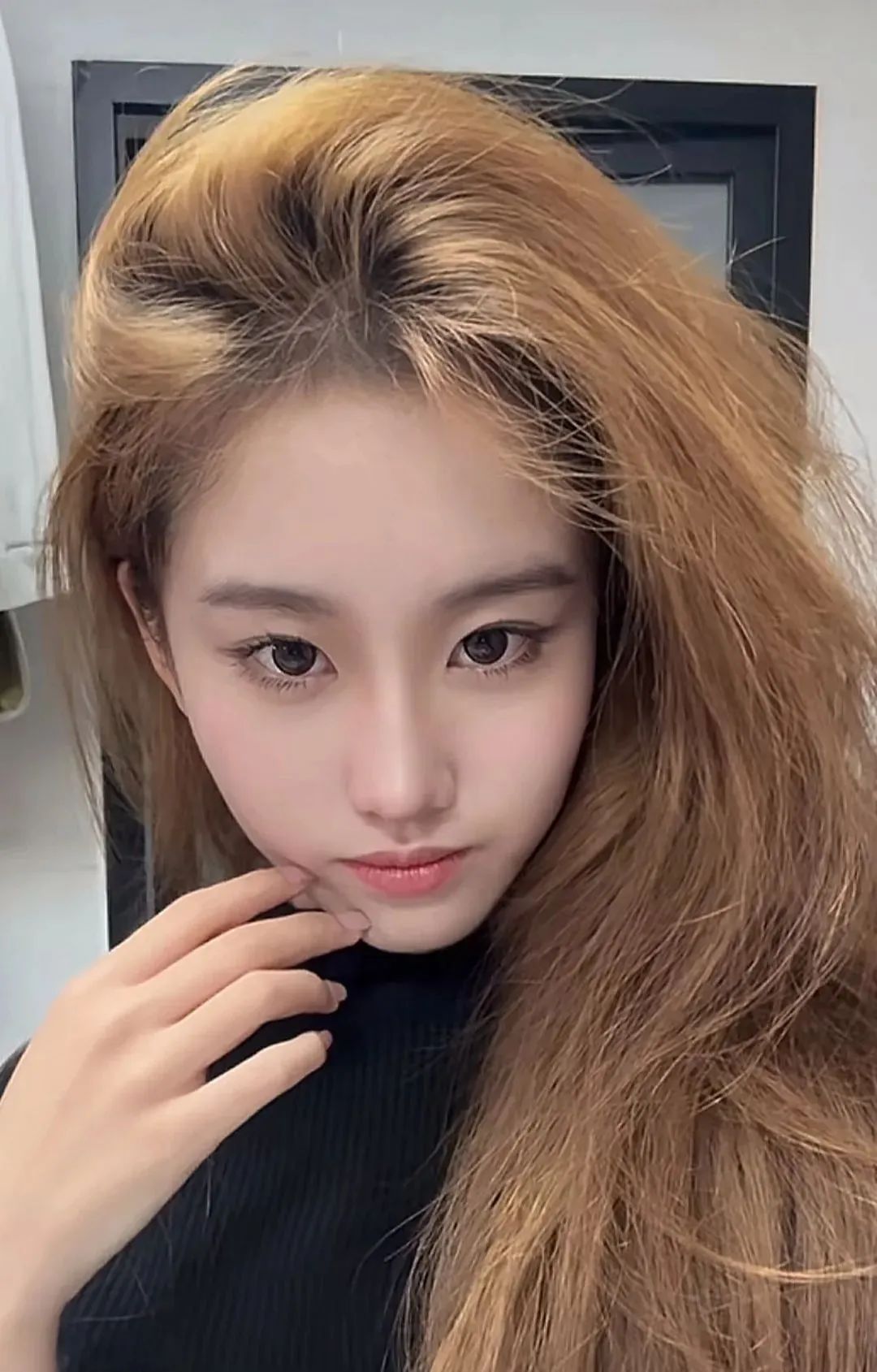 刘亦菲影子?女大学生颜值引发围观热潮