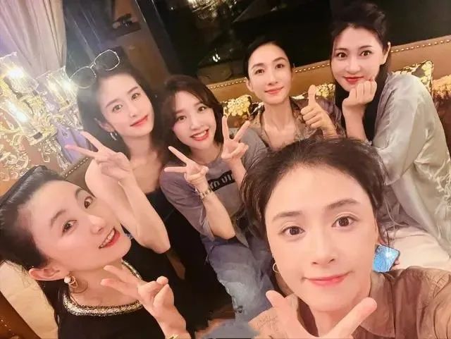 41岁蒋欣身材逆袭,泳装照惊艳网友