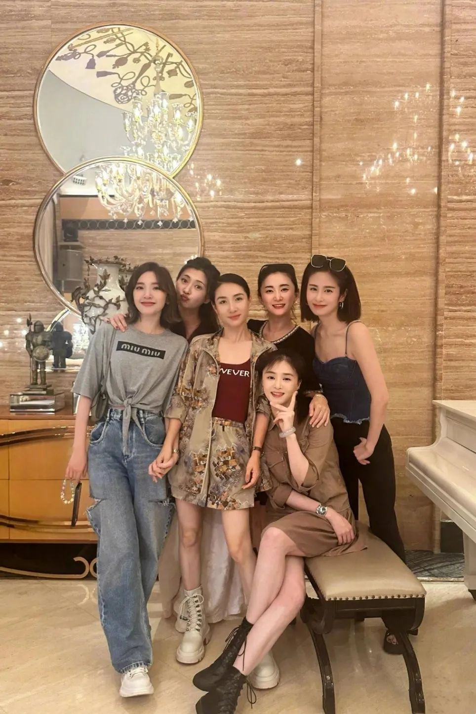 41岁蒋欣身材逆袭,泳装照惊艳网友